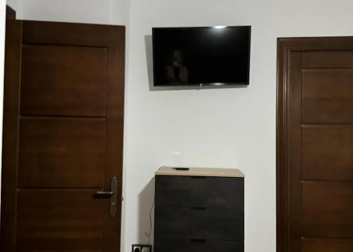 Plaza Pedro Cuevas Boliches פואנגירולה