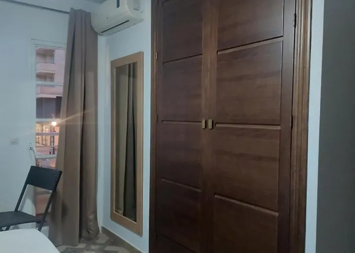 招待所 Plaza Pedro Cuevas Boliches 丰希罗拉